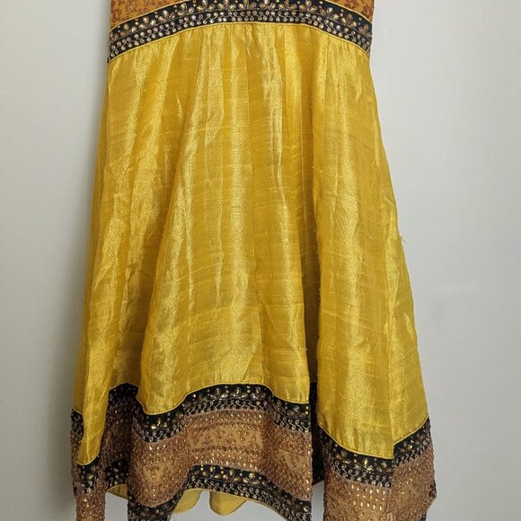 Indian suit - Picture 2 of 2